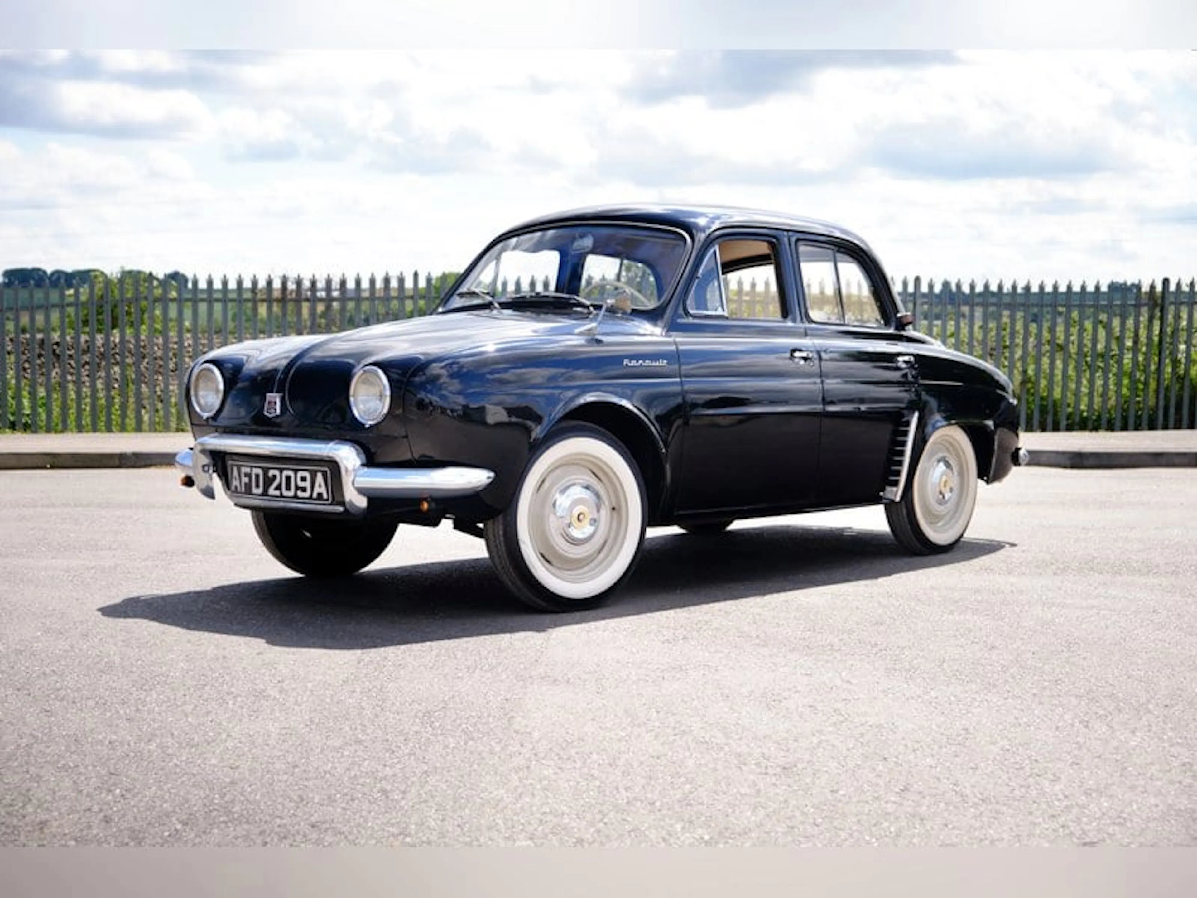1958 Renault Dauphine VIN 2985505 | Hagerty Valuation Tools®